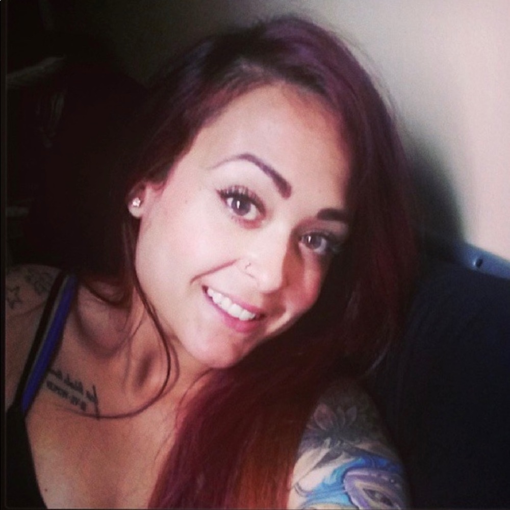 Meet your Posher, Adrianne